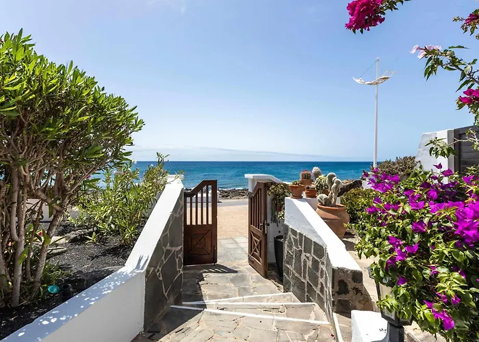 El Nido Seafront Hideaway By Bayside Apartment